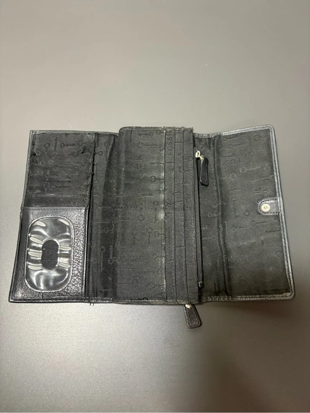 FOSSIL Vintage Dark Gray Leather Clutch Wallet with Metal Keyhole Logo